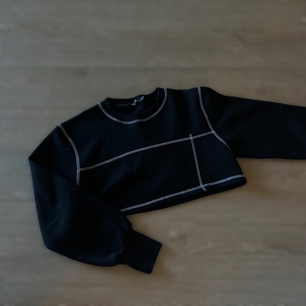 I.SAW.IT.FIRST Cropped Sweater